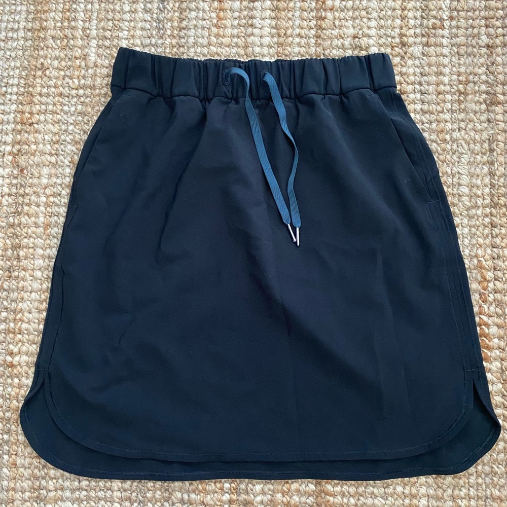 Lululemon Black Skirt size 8